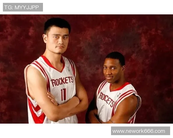 火箭队与魔术队巅峰对决姚明与弗老大再续传奇篮球之路