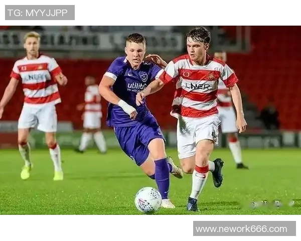 联赛杯激战诺维奇迎战查尔顿双方争夺晋级名额的关键对决