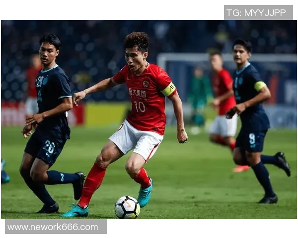 萨德与纳萨夫的激烈对决揭示了足球战术与团队合作的重要性