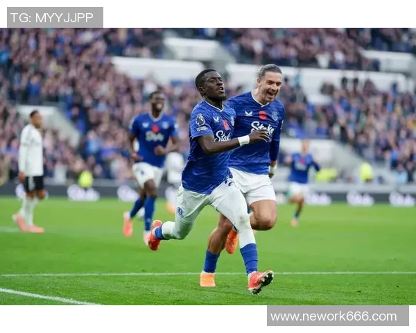 2021年曼联对阵埃弗顿精彩视频直播回顾与赛后分析 2021年曼联对阵埃弗顿精彩视频直播回顾与赛后分析